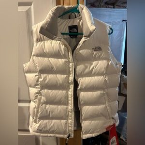 North Face 700 white puffer vest NWT